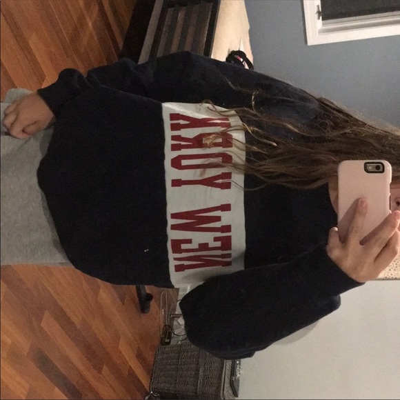 brandy melville crew neck - Picture 3 of 3